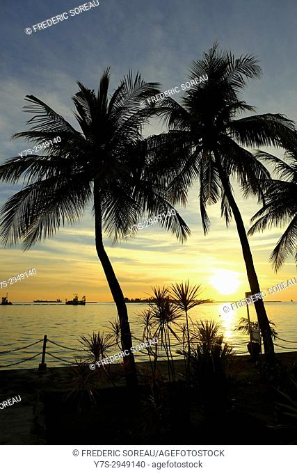 Sunset at Losari beach, Makassar, Sulawesi, Indonesia, South East Asia