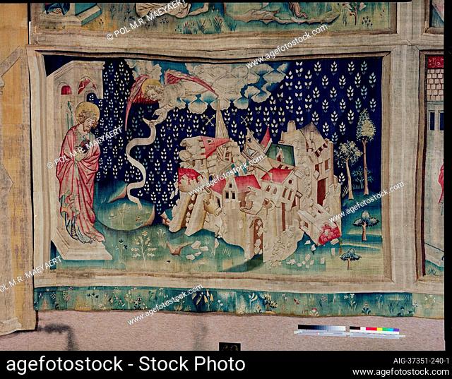 Tapestries of the Apocalypse (ChÔteau dÆAngers, France) - un ange annonce la chute de Babylone