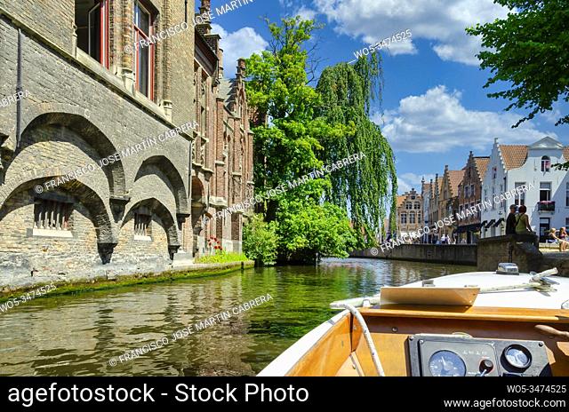 The biggest attraction of Bruges is its historic center, declared a World Heritage Site by UNESCO in 2000. Wherever you look you see beauty