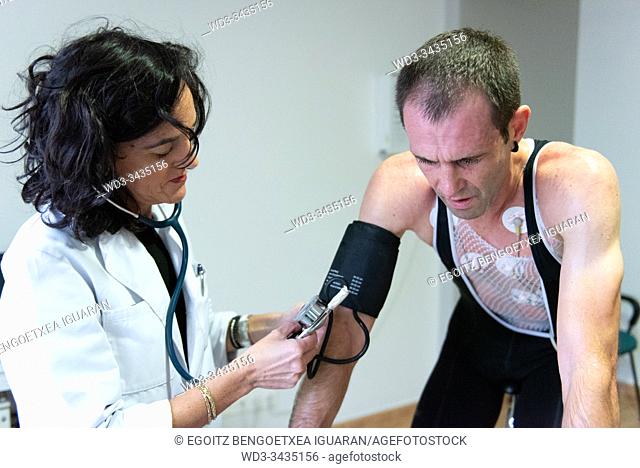 Exercise stress test or effort electrocardiogram of a male cyclist