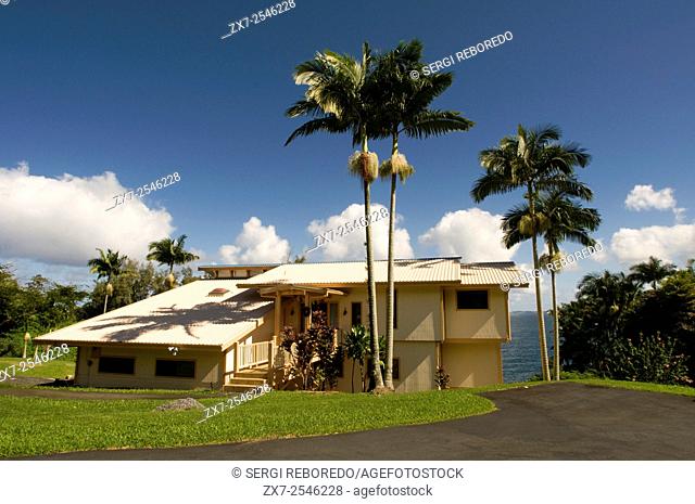 Typical houses in Panoramic Route Pepe'ekeo. Big Island. Hawaii. Pepe'ekeo scenic drive. The Pepeâ. . ekeo also known as the Onomea bay scenic drive is the most...