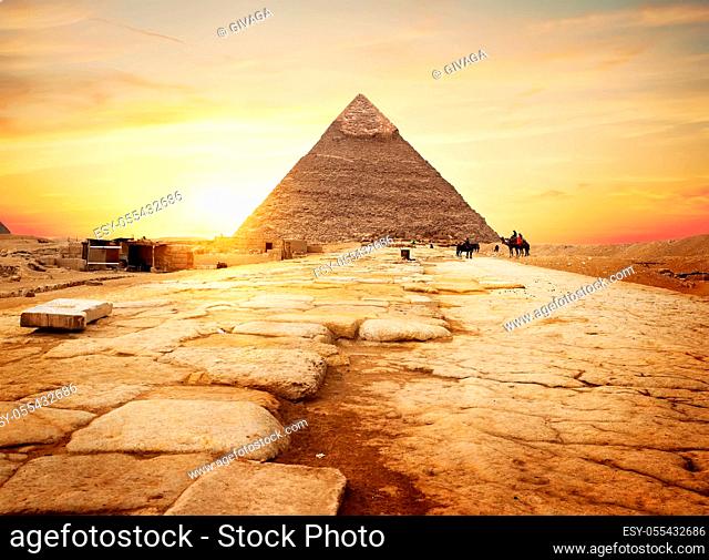 pyramid of khafre, giza necropolis