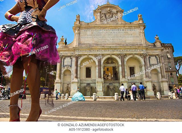 Models in fountain, Going up to Gianicolo, Rome, Lazio, Italy