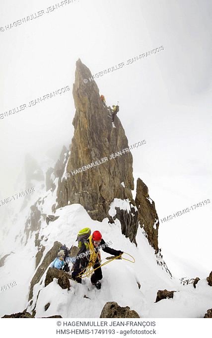 France, Haute Savoie, Chamonix, alpinists climbing the Aiguilles Marbrees (3535m), Mont Blanc Massif