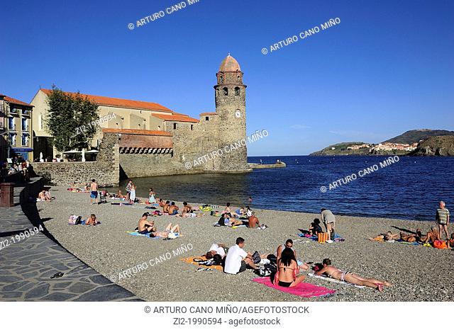 Church and beach. Collioure, Languedoc-Roussillon, France