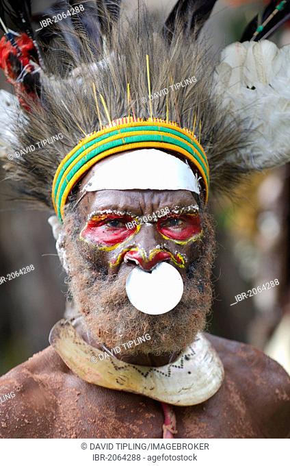 Man of the Juiwika Tribe from Western Highlands at Sing-sing at the Paiya Show in Western Highlands, Papua New Guinea, Oceania
