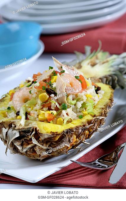 Rice with pineapple and tuna