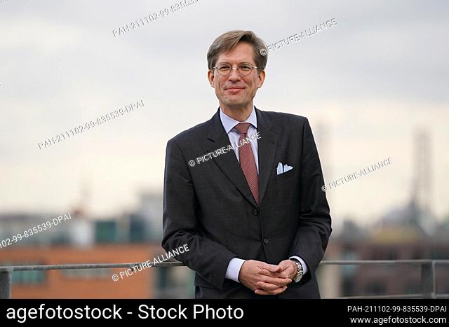 02 November 2021, Hamburg: Nils Weiland, deputy chairman of the Hamburg SPD, stands on a roof terrace in Hafencity. The Hamburg SPD is to be led by a dual...