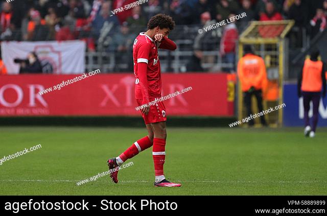 Antwerp's Calvin Stengs leaves the field after receiving a red card during a soccer match between RSCA Anderlecht and Royal Antwerp FC