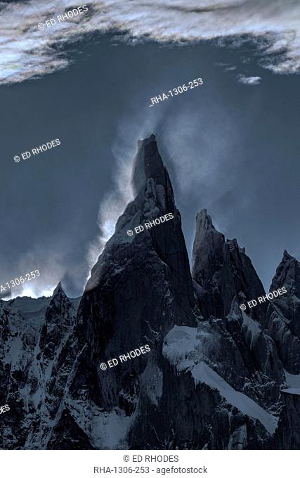 Cerro Torres, Los Glaciares National Park, UNESCO World Heritage Site, Santa Cruz Province, Argentina, South America