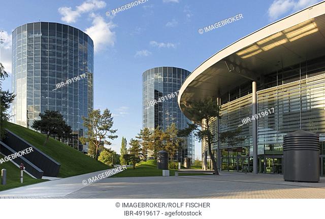 Car Towers and Customer Centers, Autostadt Wolfsburg, Wolfsburg, Lower Saxony, Germany, Europe