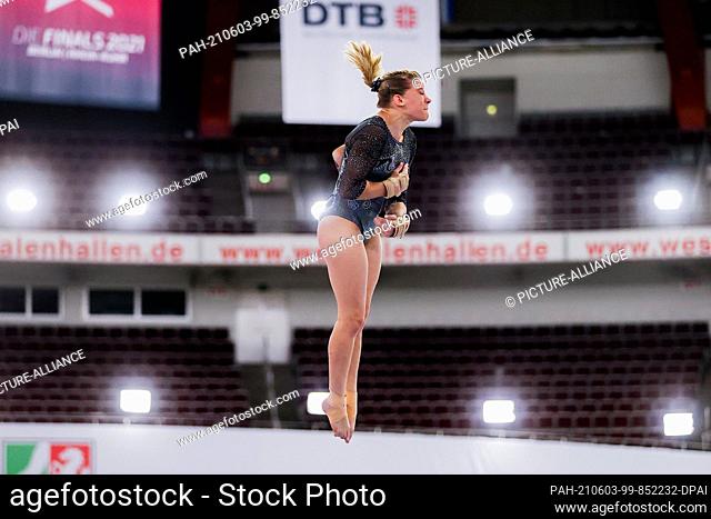 03 June 2021, North Rhine-Westphalia, Dortmund: Gymnastics, apparatus gymnastics, Westfalenhalle: German Championships, decision all-around women: Elisabeth...