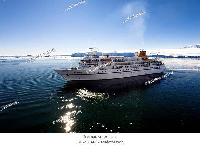 cruise ship MS Bremen, Prospect Point, Antarctic Peninsula, Antarctica