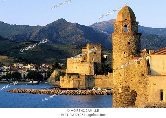 France, Pyrénées Orientales, Collioure, church and royal castle