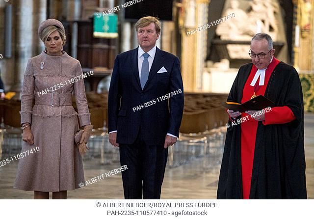 King Willem-Alexander and Queen Maxima of The Netherlands at the Westminster Abby in Londen, on October 23, 2018, for a tour of Westminister Abbey