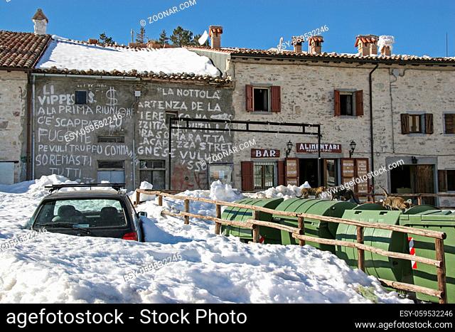 Castelluccio in den Monti Sibillini - idyllisches Bergdorf, welches nicht unter Schneemangel leidet