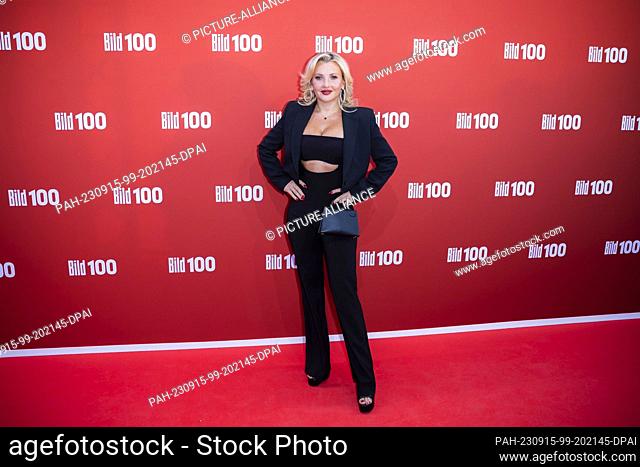 14 September 2023, Berlin: Evelyn Maria Burdecki, reality TV participant, comes to the ""BILD100"" event of BILD and BILD am SONNTAG on the roof of the new Axel...