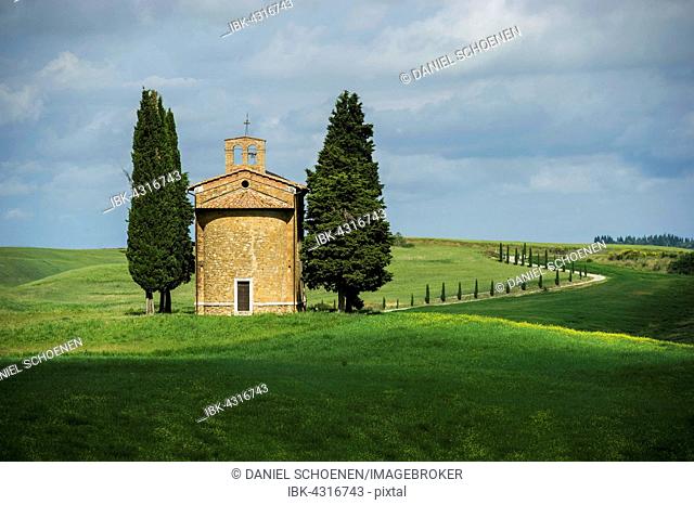Cappella della Madonna di Vitaleta, Vitaleta chapel near Pienza, Val d'Orcia, Province of Siena, Tuscany, Italy