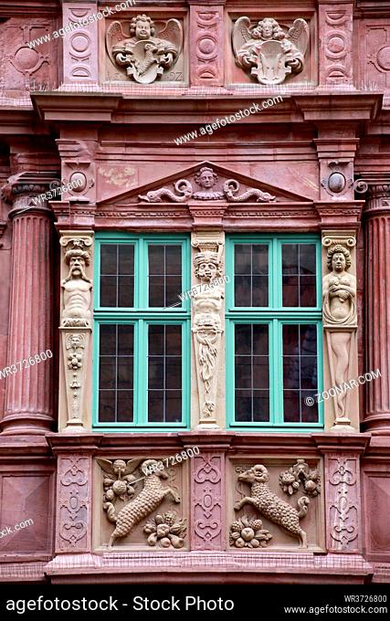 Fassade des Haus zum Ritter aus dem 16. Jahrhundert, Heidelberg, Baden-Württemberg, Deutschland