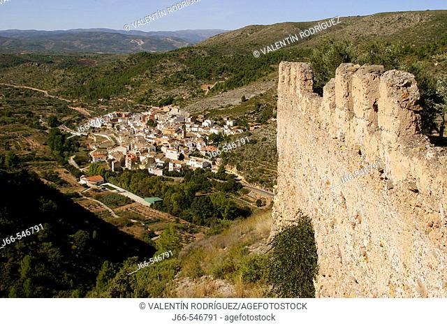 Almonacid castle, XIIth century and village. Vall de Almonacid. Sierra de Espadán. Castellón province. Spain