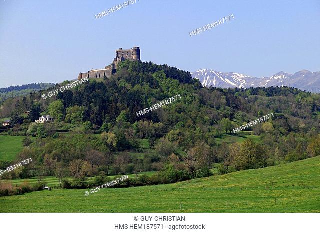 France, Puy de Dome, Parc des volcans d' Auvergne, Massif du Sancy, 12th century Chateau de Murol on a basaltic promontory