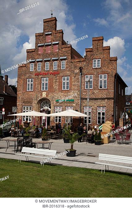 Alte Vogtei building and row of houses, Baltic Sea spa resort of Travemuende, Bay of Luebeck, Schleswig-Holstein, Germany, Europe, PublicGround