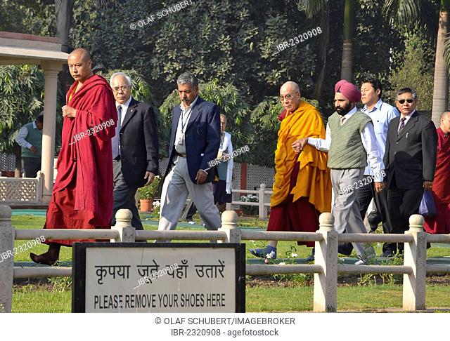 The Dalai Lama is meeting with the highest Buddhist dignitaries, Buddhists from all over the world meet for a communal prayer, Global Buddhist Congregation 2011