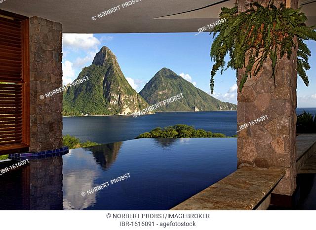 Infinity pool in suite, Pitons mountains, Jade Mountain luxury hotel, Saint Lucia, Windward Islands, Lesser Antilles, Caribbean, Caribbean Sea