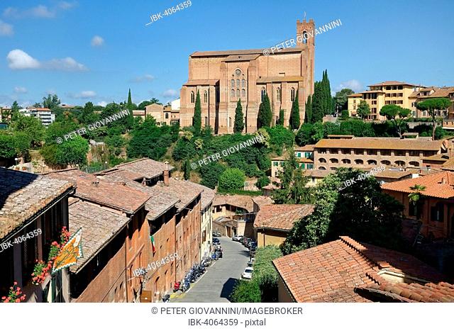 Basilica of San Domenico, street Via Fontebranda at the front, Siena, Province of Siena, Tuscany, Italy