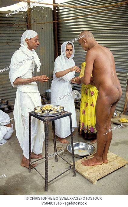 VERY ORTHODOX, THE DIGAMBARA OR SKY CLAD MONKS RENOUNCE ALL KINDS OF POSSESSIONS INCLUDING CLOTHES AND LIVE NAKED