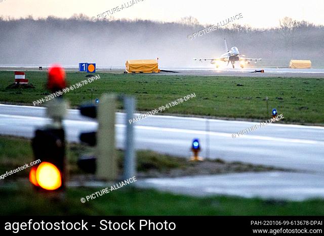 06 January 2022, Lower Saxony, Wittmund: An Luftwaffe Eurofighter Typhoon fighter takes off from Wittmundhafen Air Base. Due to a comprehensive refurbishment of...