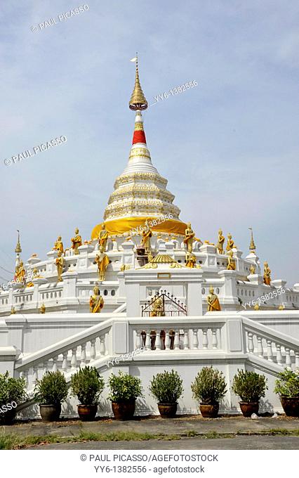 wat songthamworavihar or Wat Songtham Worawihan, old temple of the mon-muddhism sect, Phrapradeang district, Samutprakarn province , thailand