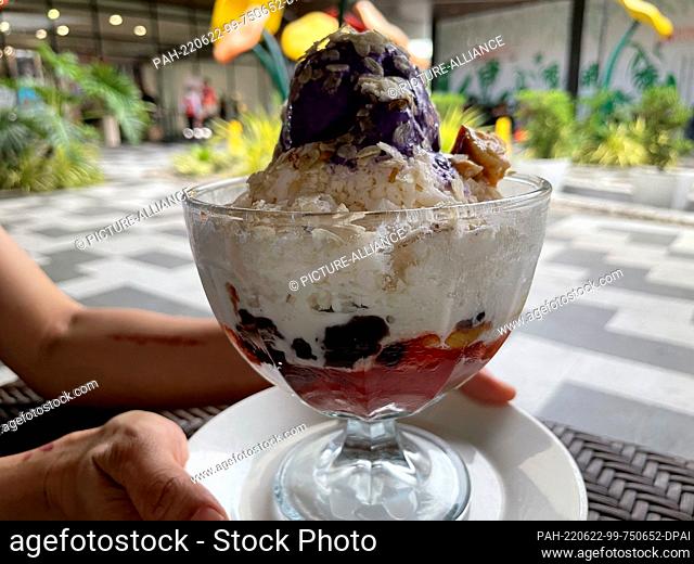 PRODUCTION - 18 June 2022, Philippines, ---: Halo-halo is a popular Filipino dessert of the island nation and a drink at the same time