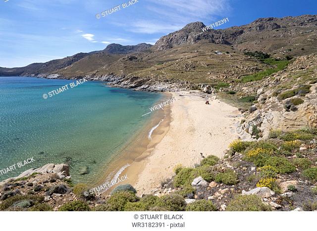 View over Kalo Ampeli beach near Livadi on island's south coast, Serifos, Cyclades, Aegean Sea, Greek Islands, Greece, Europe
