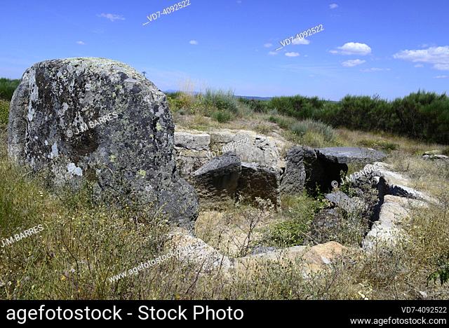 Mamoa I dolmen in Alto das Madorras, Sabrosa, Tras-os-Montes, Portugal