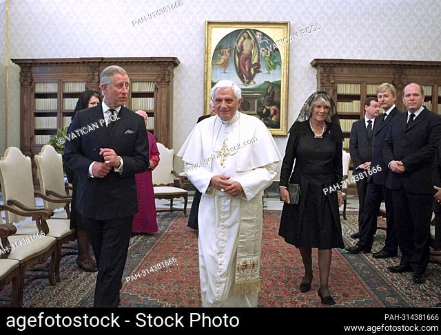 The new King Charles III. In the archive photo: Pope Benedict XVI during a meeting in his private library with Prince Charles and Camilla, Duchess of Cornowall