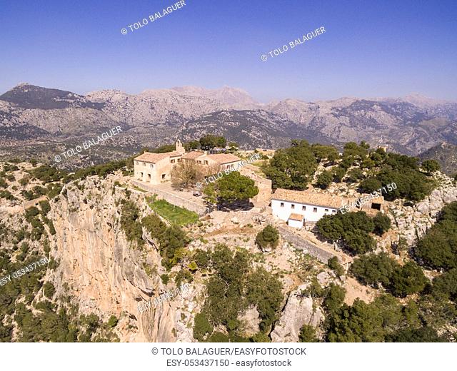 Castillo de Alaró , ubicado en el Puig d'Alaró, con una altitud de 822 m, sierra de Tramuntana, Mallorca, balearic islands, spain, europe