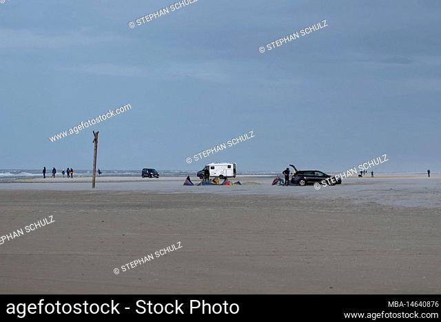 Cars on the beach, Camper on the beach, Motorhomes on the beach, Rømø Island, Lakolk, Syddanmark, Denmark