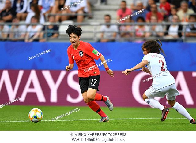 Geummin Lee (South Korea) (17) moves in pursued by Ingrid Moe Wold (Norway) (2), 17.06.2019, Reims (France), Football, FIFA Women's World Cup 2019