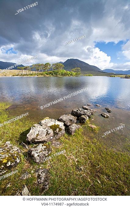 Scenic view of Derryclare Lough and Benna Beola in Connemara, County Galway, Ireland, Europe