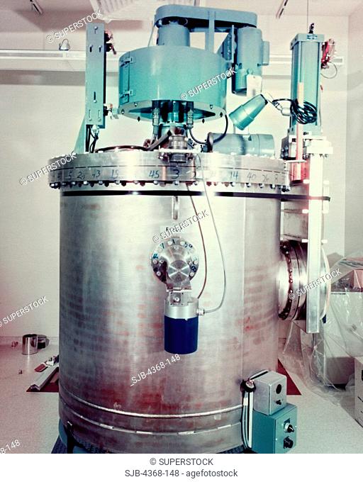 The vacuum laboratory contains an ultraclean vacuum system designed to minimize terrestrial contamination of sample materials
