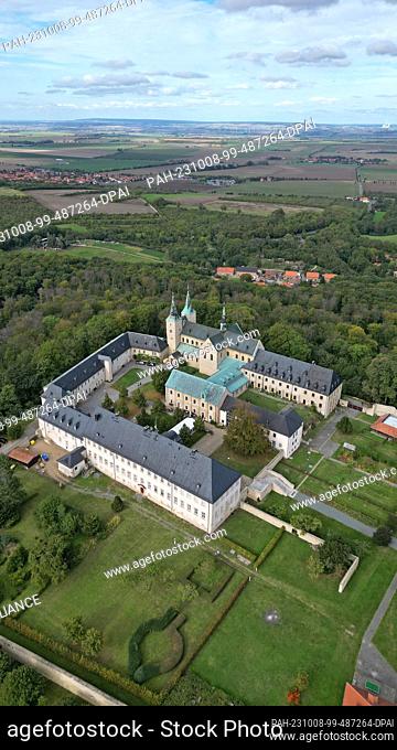 03 October 2023, Saxony-Anhalt, Huy-Dingelstedt: The Huysburg Monastery (Benedictine Priory of the Assumption of Mary into Heaven) is a Benedictine monastery at...