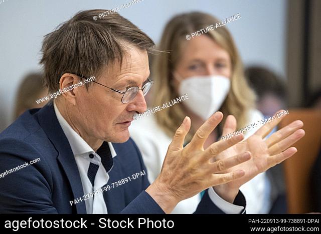 13 September 2022, Israel, Tel Aviv: Karl Lauterbach (SPD), Federal Minister of Health, speaks on the sidelines of a conference of the World Health Organization...