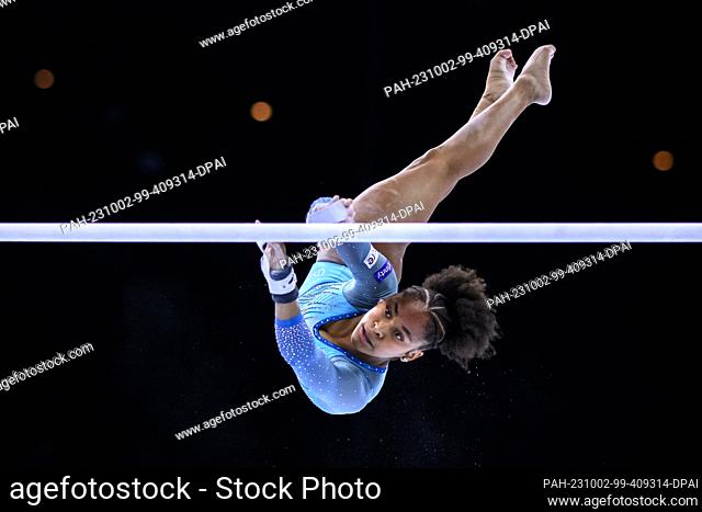 01 October 2023, Belgium, Antwerpen: Gymnastics: World Championships 2023, Women, Qualification, Sportpaleis. Skye Blakely from the USA in action on uneven bars