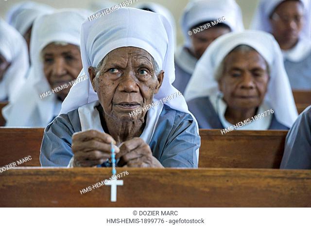 Papua New Guinea, Bismarck Archipelago, New Britain island, district of Kokopo, Kokopo, Vunapope Catholic Mission, sisters praying