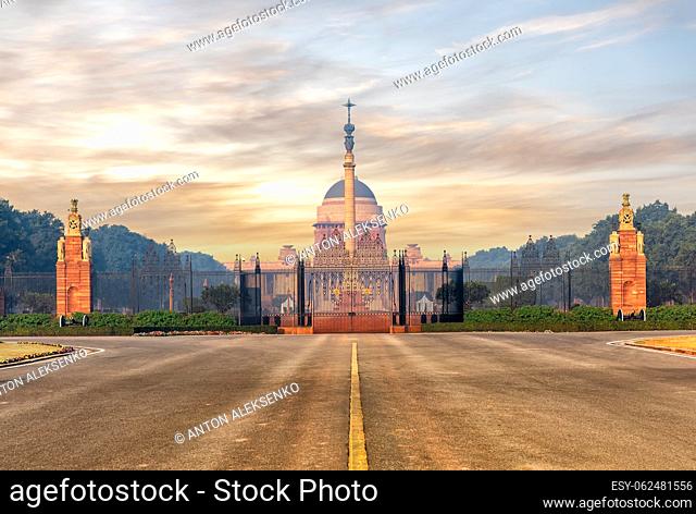 Rajpath boulevard and Rasthrapati Bhawan, the Presidential palace, Delhi, India