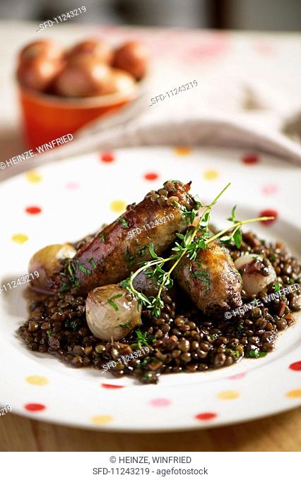 Lentils with sausages and shallots