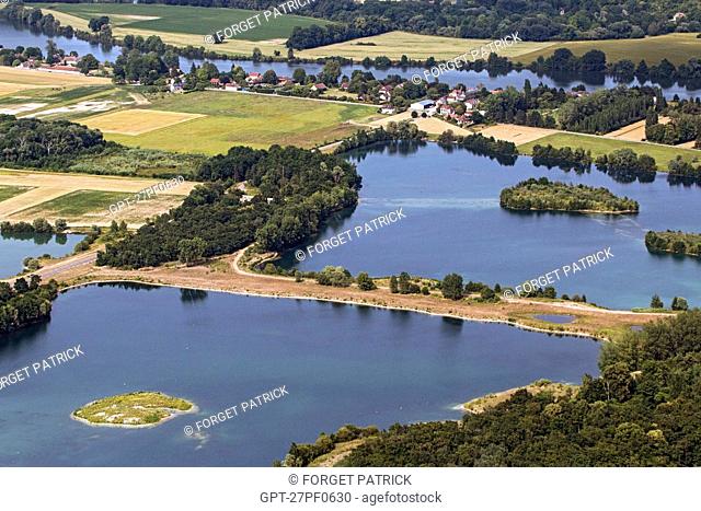 THE PONDS OF LE VAUDREUIL, TOURNEDOS-SUR-SEINE, AERIAL VIEW OF THE VALLEY OF THE SEINE, EURE (27), NORMANDY, FRANCE