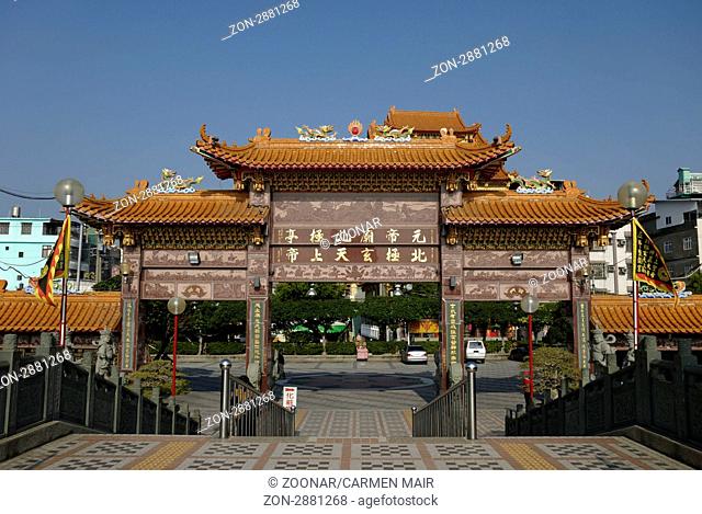 Gate to Chinshihhuangti Pavillon, Lotus Lake, Kaohsiung, Taiwan