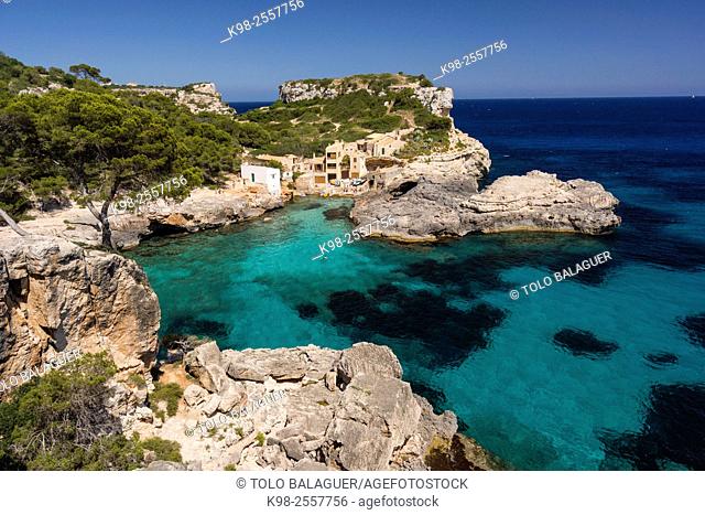 Spain, Balearic Islands, Mallorca, Santanyi, Rocky sea bay, Cala s'Almunia